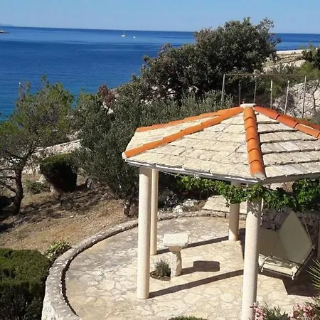 Family Friendly Seaside Sevid, Trogir - 14790 דירה *