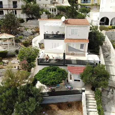 Family Friendly Seaside Sevid, Trogir - 14790 דירה מרינה
