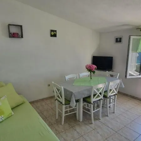 דירה Family Friendly Seaside Sevid, Trogir - 14790 מרינה