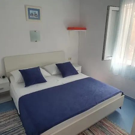 דירה Family Friendly Seaside Sevid, Trogir - 14790 מרינה