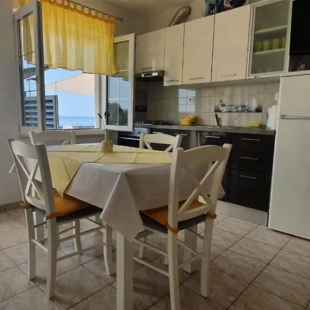 Family Friendly Seaside Sevid, Trogir - 14790 דירה