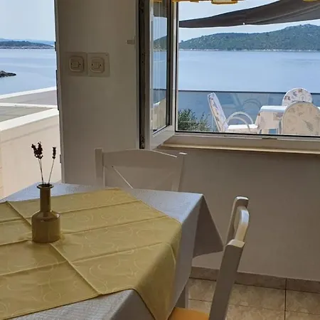 Family Friendly Seaside Sevid, Trogir - 14790 דירה